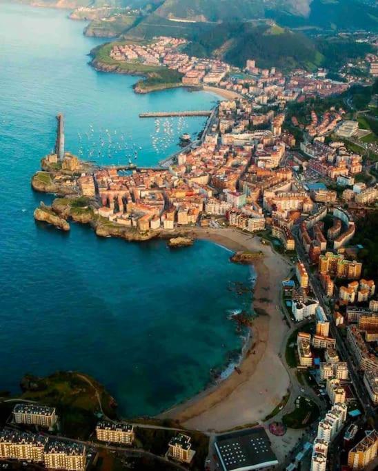 Apto. A Estrenar En El Centro 2 Hab Y 1 Bano Castro Urdiales Dış mekan fotoğraf